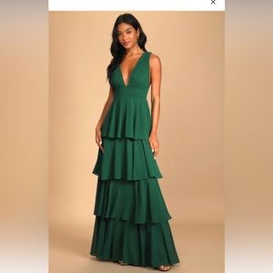 Lulus Evening Hunter Green Tiered Maxi Dress SIZE L. NEVER WORN!